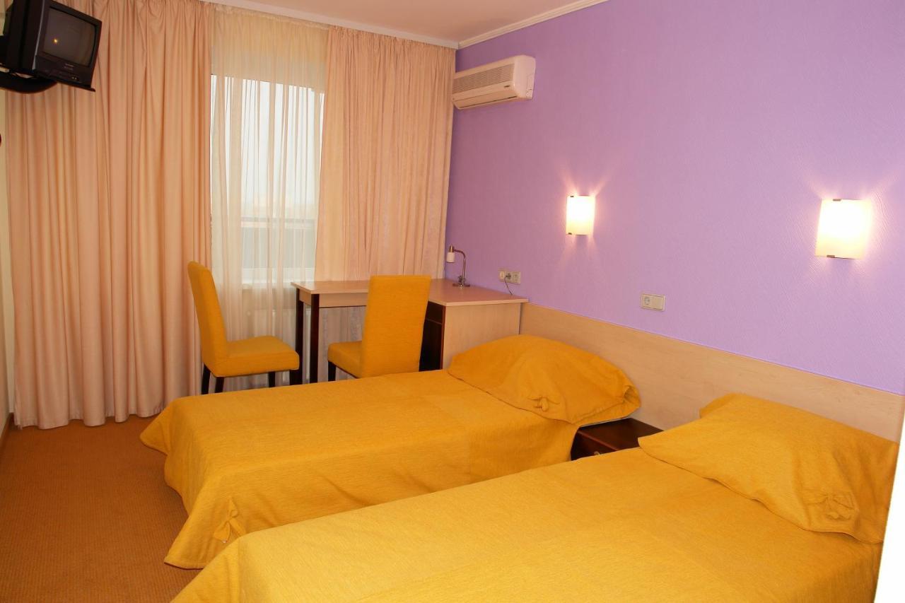 7 Days Hotel Kamyanets-Podilskyi Dış mekan fotoğraf