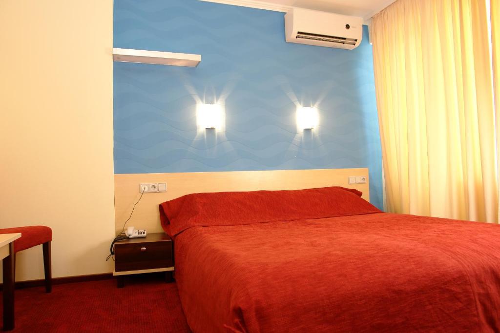 7 Days Hotel Kamyanets-Podilskyi Oda fotoğraf