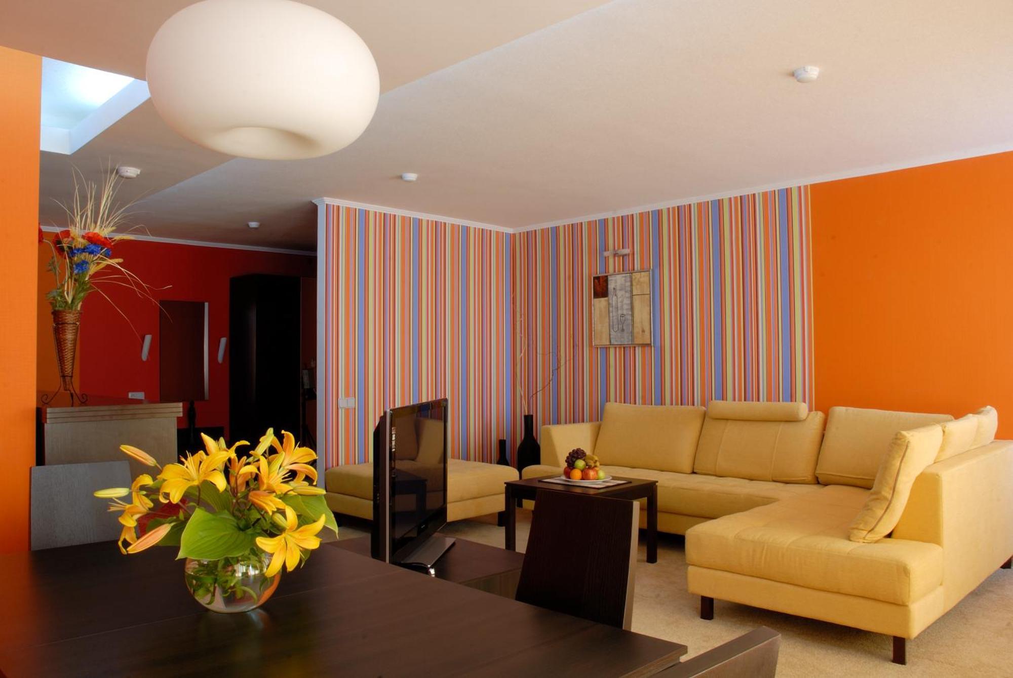 7 Days Hotel Kamyanets-Podilskyi Dış mekan fotoğraf