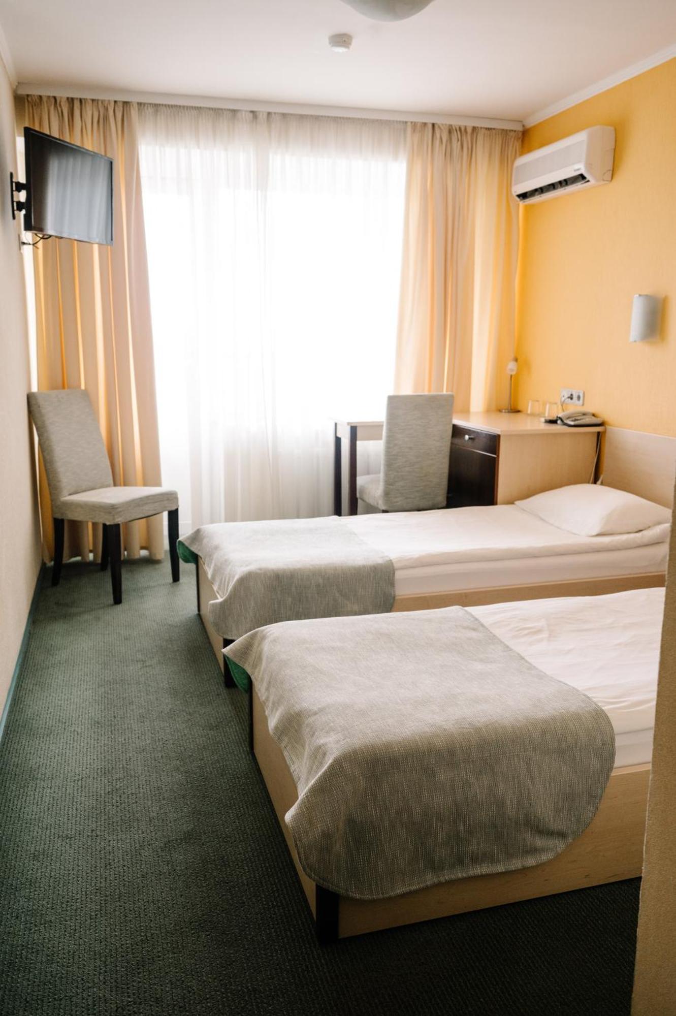 7 Days Hotel Kamyanets-Podilskyi Dış mekan fotoğraf