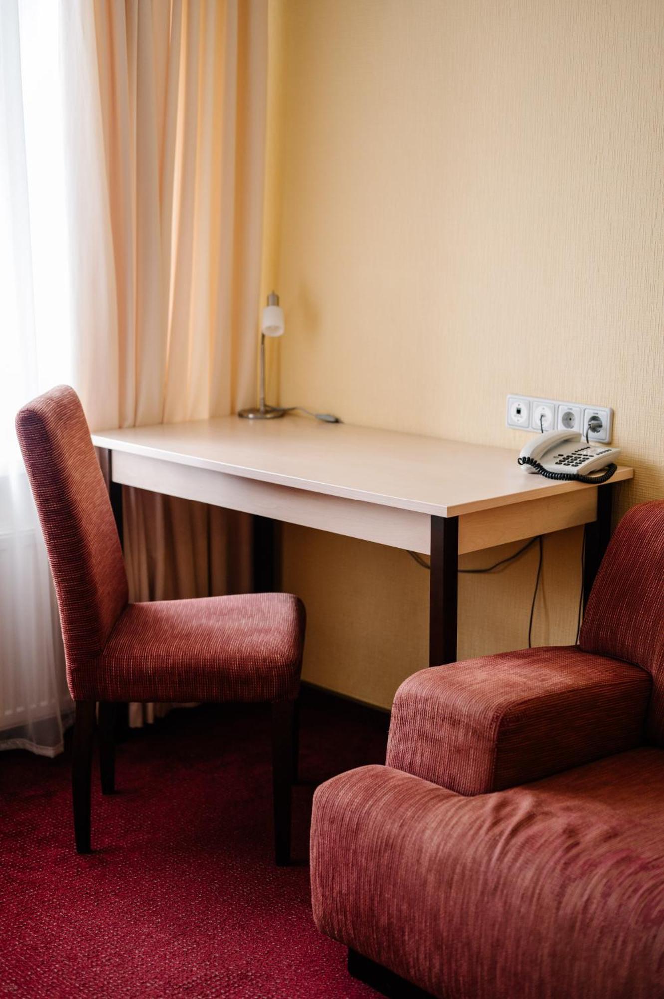 7 Days Hotel Kamyanets-Podilskyi Dış mekan fotoğraf
